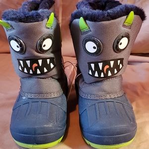 Winter boots size 6b
